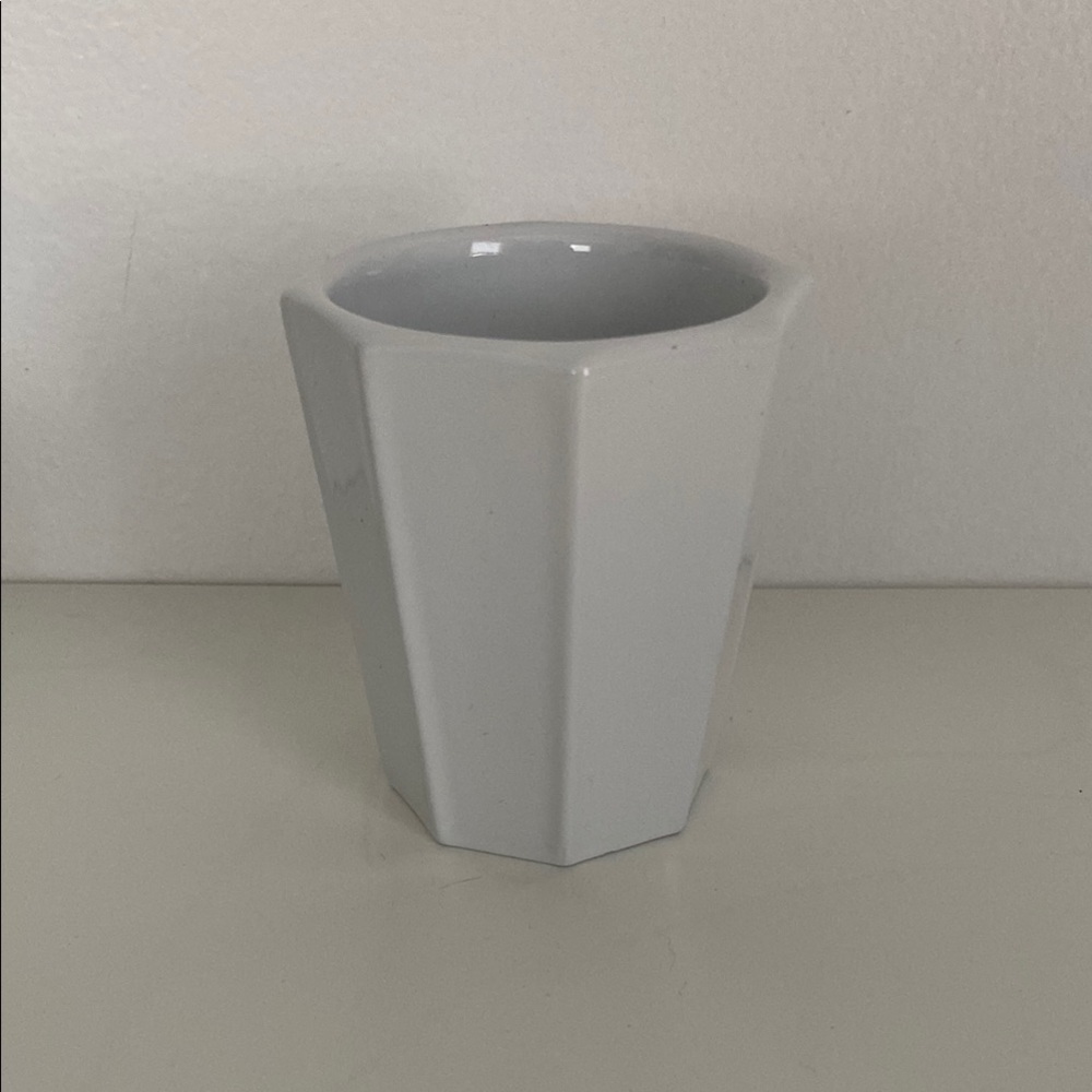 ⭐️ 2 for $10 White Ceramic Mini Flower Pot Vase